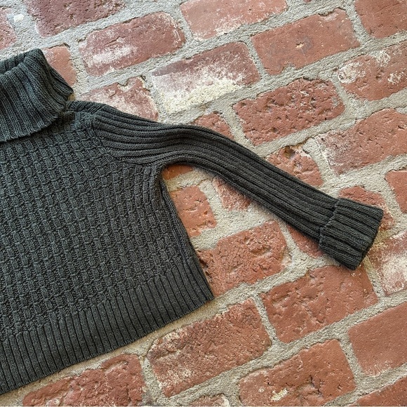 Free People Twisted Cable crop turtleneck sweater dark green gold metallic Small - Picture 14 of 16